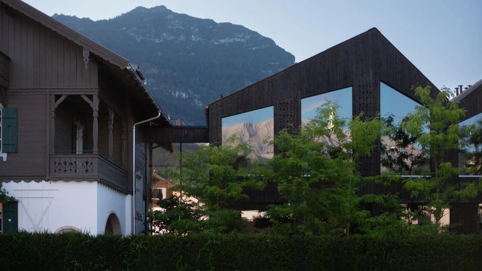 Hotel Quartier - Ueber Nacht In Besonderer Architektur Garmisch-Partenkirchen 4*,  Niemcy